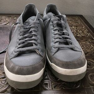 Men’s grey Adidas Rod Laver Size 12